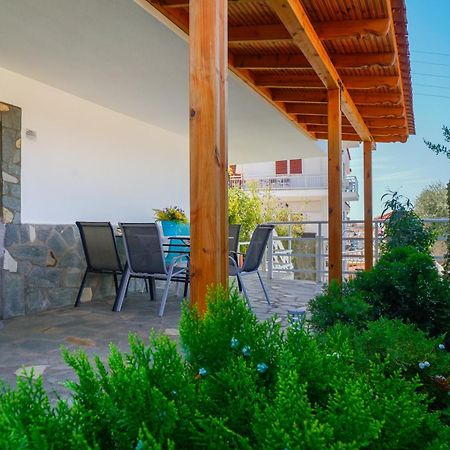 Thomas Apartments Skála Marión Екстериор снимка
