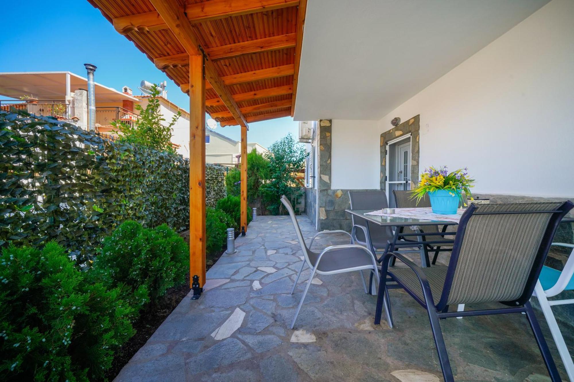 Thomas Apartments Skála Marión Екстериор снимка