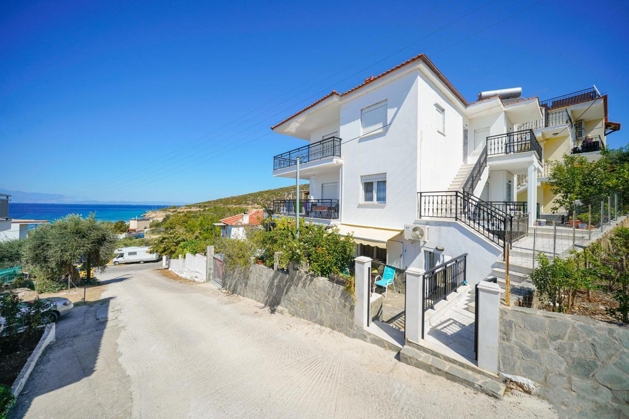 Thomas Apartments Skála Marión Екстериор снимка