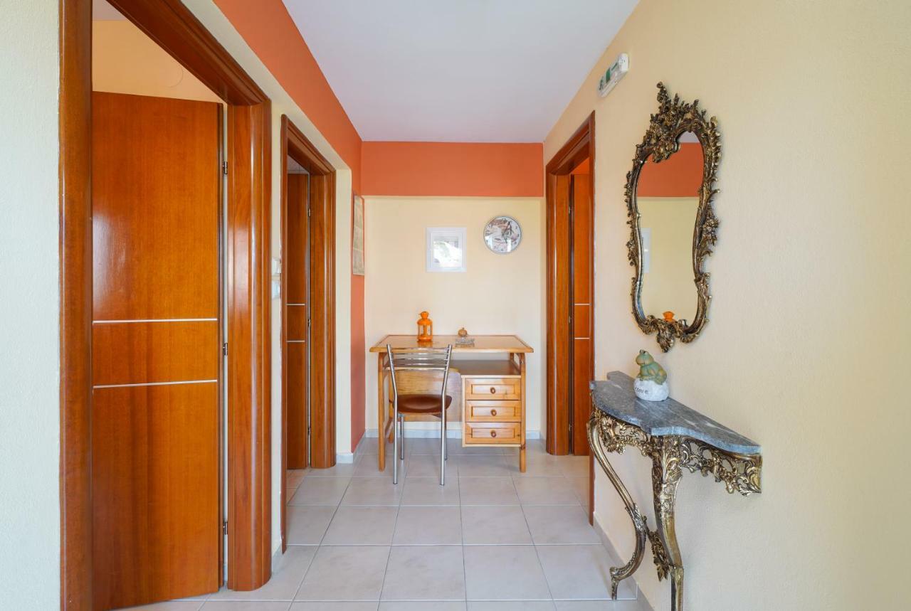 Thomas Apartments Skála Marión Екстериор снимка