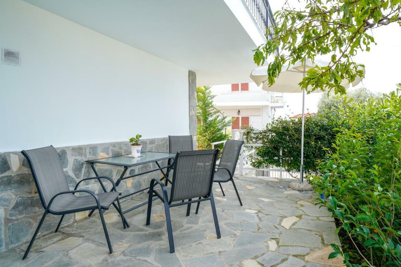 Thomas Apartments Skála Marión Екстериор снимка