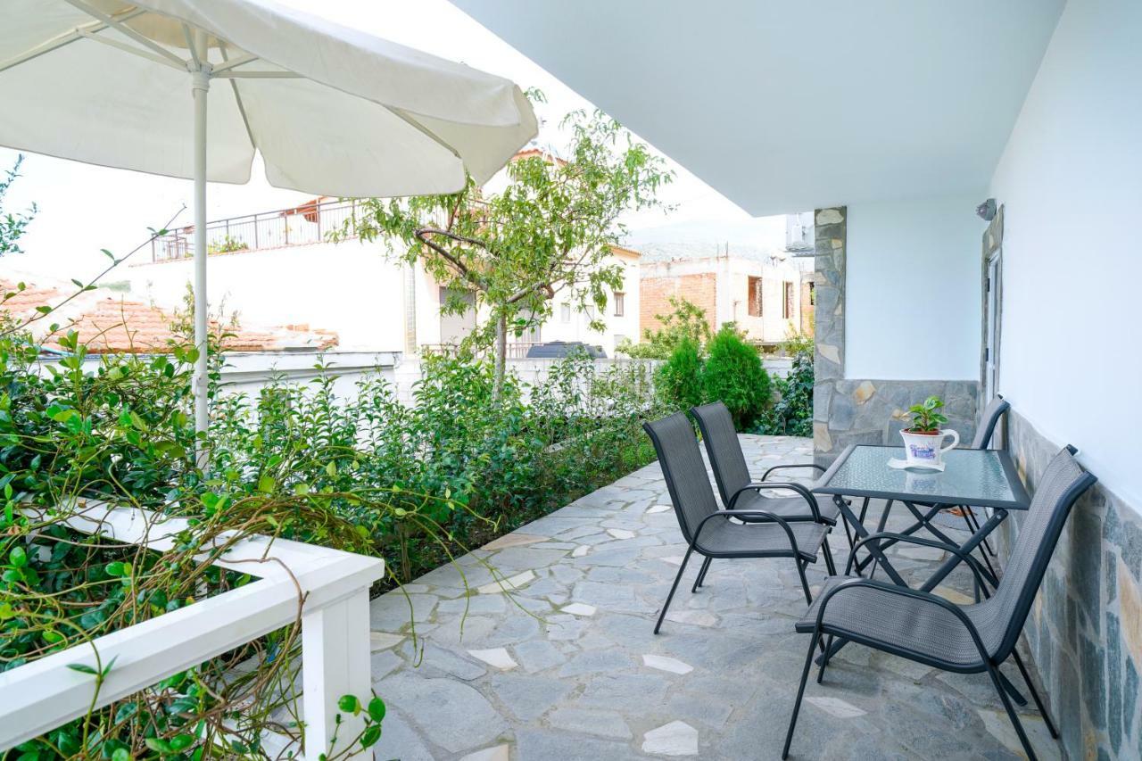 Thomas Apartments Skála Marión Екстериор снимка