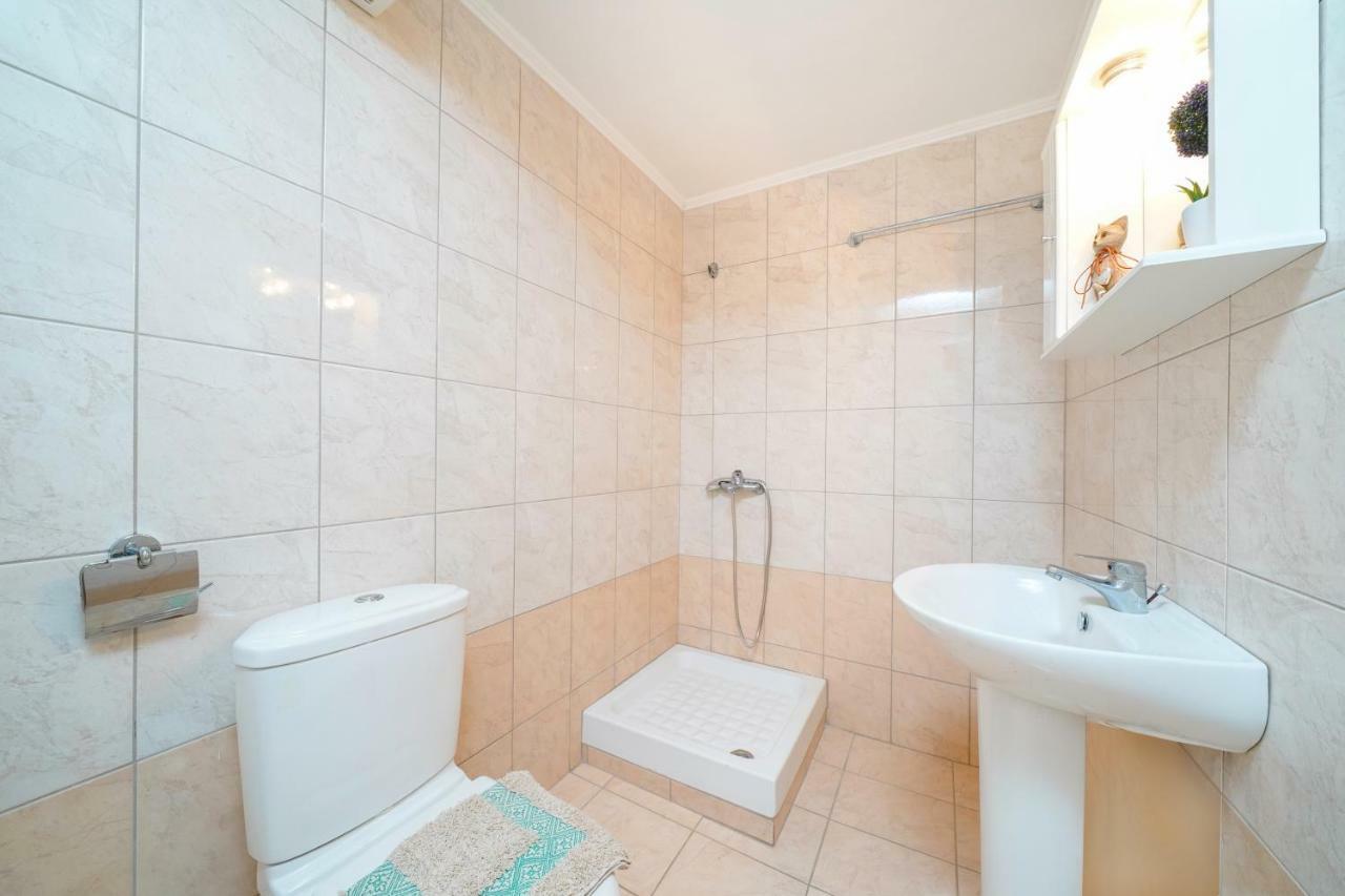 Thomas Apartments Skála Marión Екстериор снимка