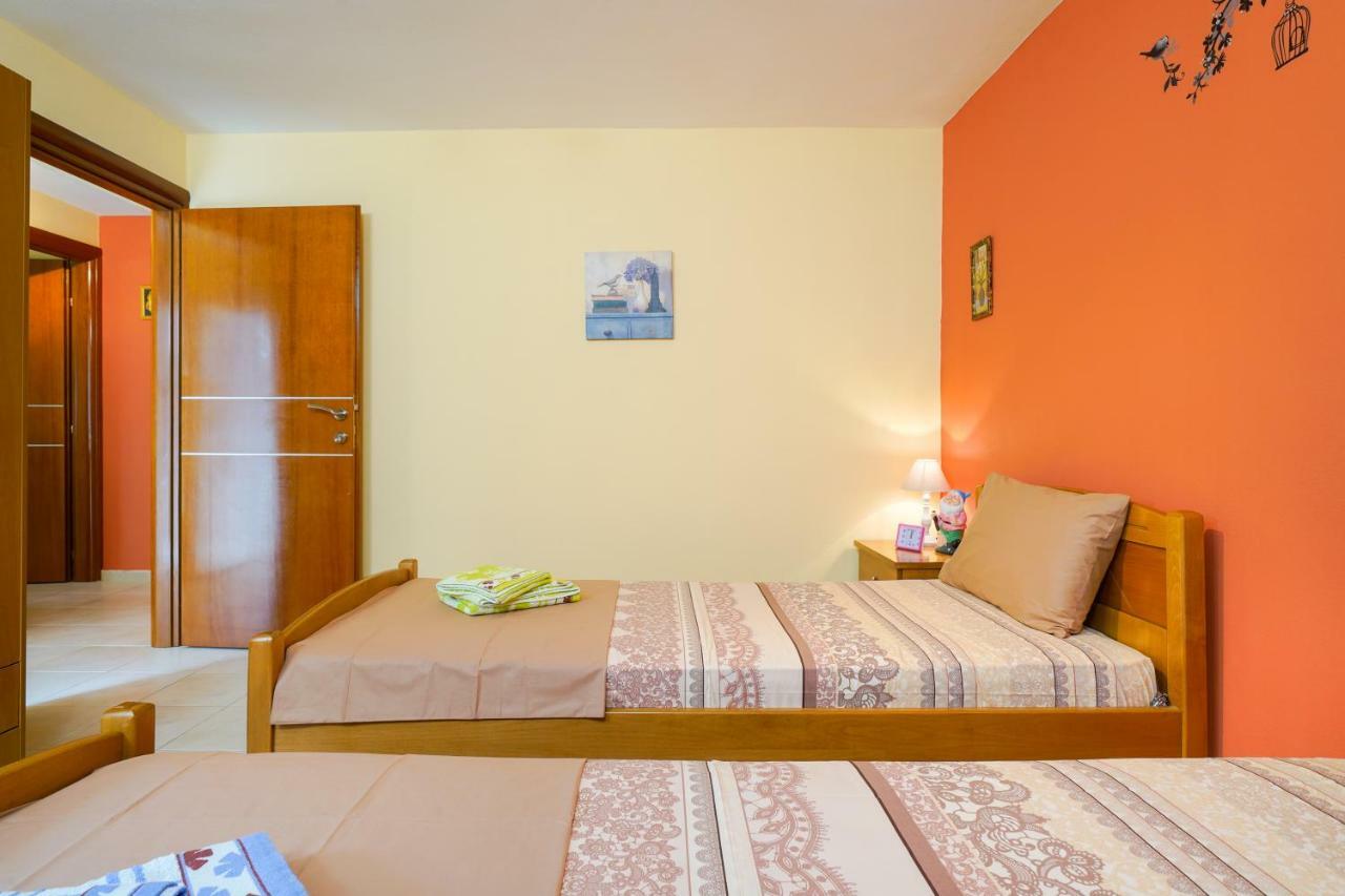 Thomas Apartments Skála Marión Екстериор снимка